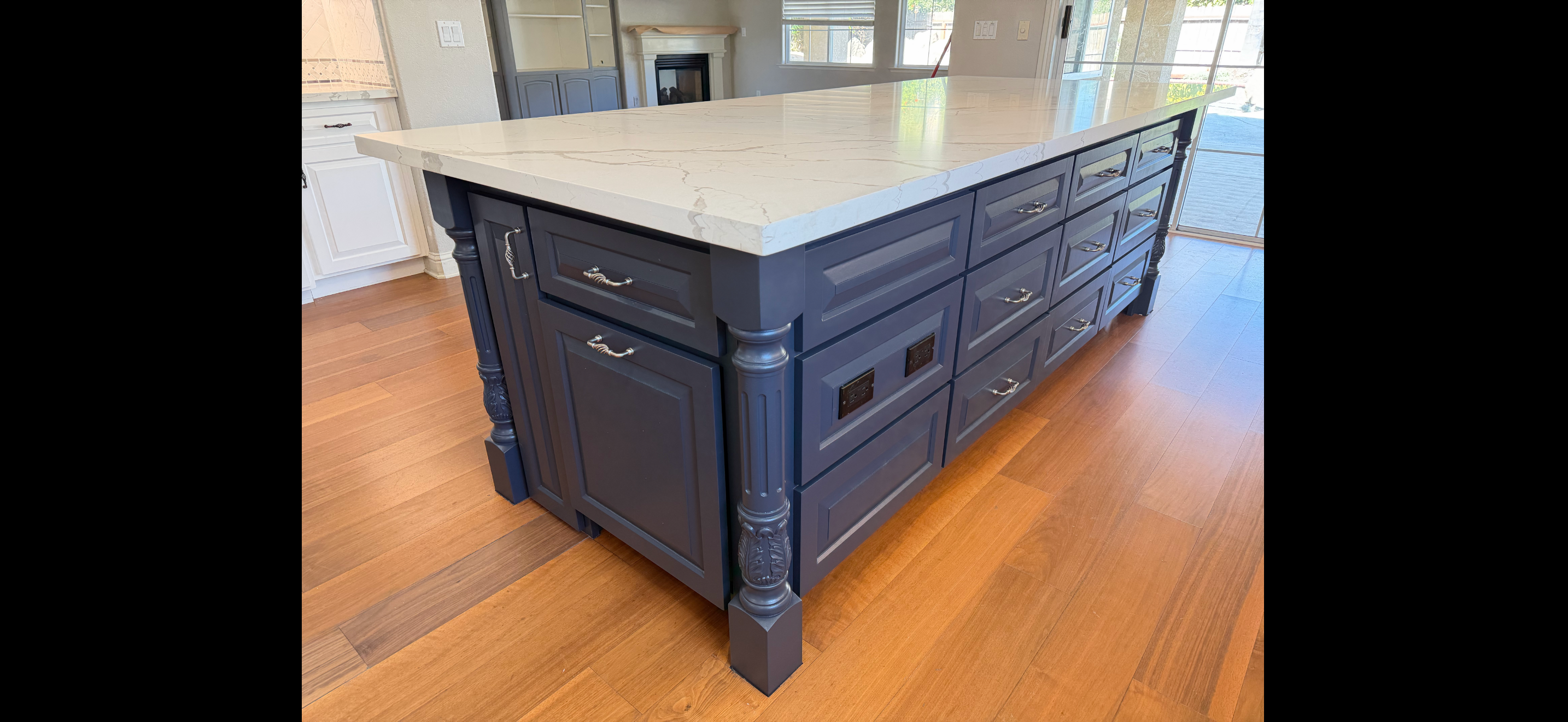 Modern kitchen island marble countertop — HCIC